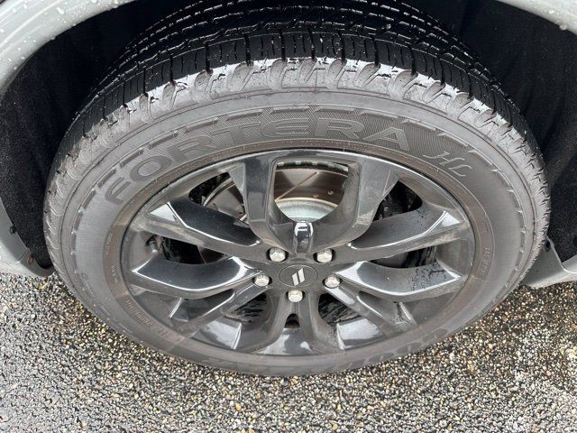 Used 2019 Dodge Durango R/T w/ Technology Group AWD/4WD image 4