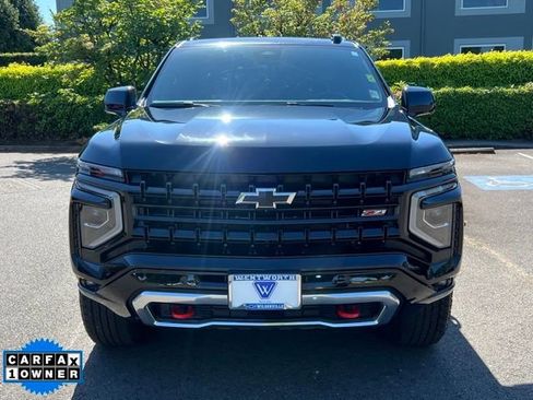 Used 2025 Chevrolet Suburban Z71 AWD/4WD image 2
