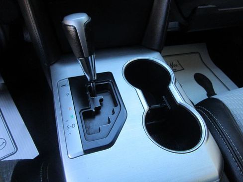 Used 2017 Subaru Crosstrek 2.0i Premium image 18