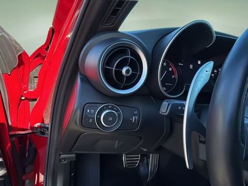 Used 2023 Alfa Romeo Giulia Veloce image 22