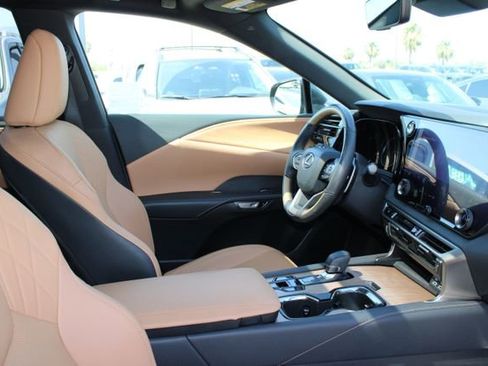 Used 2024 Lexus RX 350 Premium w/ Convenience Package FWD image 5