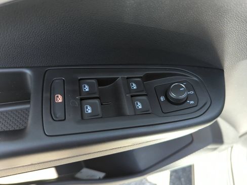 New 2026 Volkswagen Taos SE FWD image 26