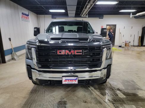 Certified 2024 GMC Sierra 3500 Pro image 2