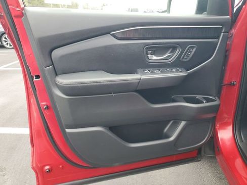 Used 2023 Honda Pilot Elite image 39