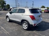 Used 2022 Chevrolet Trax LT w/ LT Convenience Package image 5
