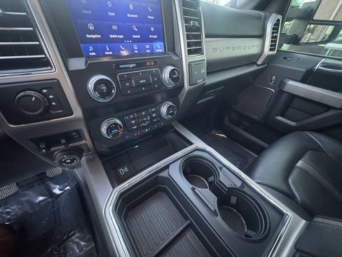 Used 2021 Ford F450 Platinum w/ FX4 Off-Road Package image 18