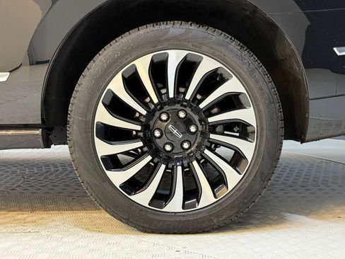Used 2023 Lincoln Navigator Black Label image 12