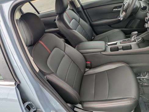 Used 2024 Nissan Sentra SR w/ SR Premium Package image 28