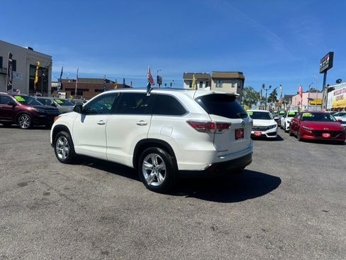 Used 2016 Toyota Highlander Limited w/ Driver Technology Package AWD/4WD image 4