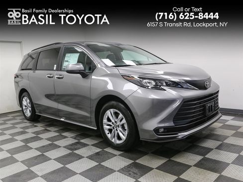 New 2026 Toyota Sienna XLE image 1