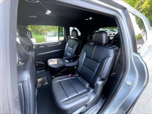 Used 2026 GMC Acadia Elevation w/ Elevation Premium Package AWD/4WD image 14