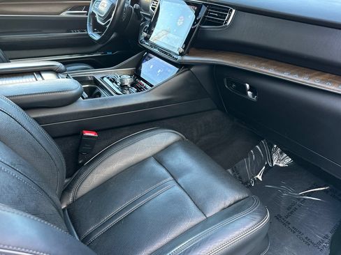 Used 2023 Jeep Grand Wagoneer Series II AWD/4WD image 21