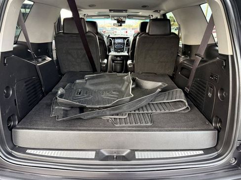 Used 2017 Cadillac Escalade Luxury AWD/4WD image 18
