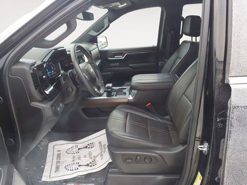 Used 2024 Chevrolet Silverado 1500 High Country w/ Z71 Off-Road Package image 9