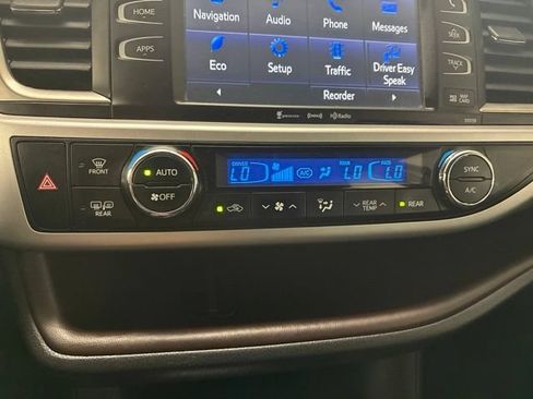 Used 2016 Toyota Highlander XLE FWD image 26