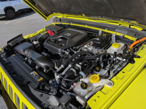 Used 2023 Jeep Wrangler Sahara w/ Cold Weather Group image 31