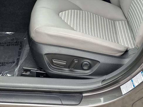 Used 2023 Toyota Camry SE w/ Cold Weather Package AWD/4WD image 14