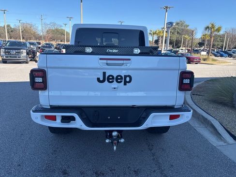 Used 2022 Jeep Gladiator Overland image 4