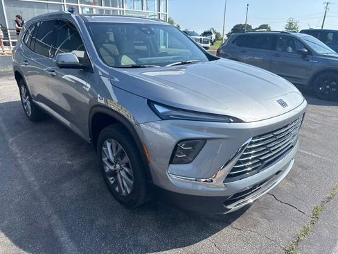 Used 2026 Buick Enclave Preferred w/ Power Package FWD image 5