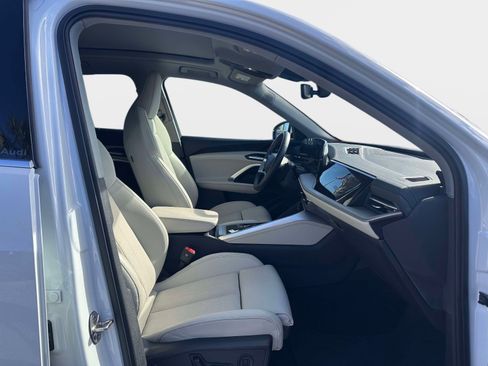 Used 2025 Audi Q5 Premium Plus w/ Premium Plus image 7