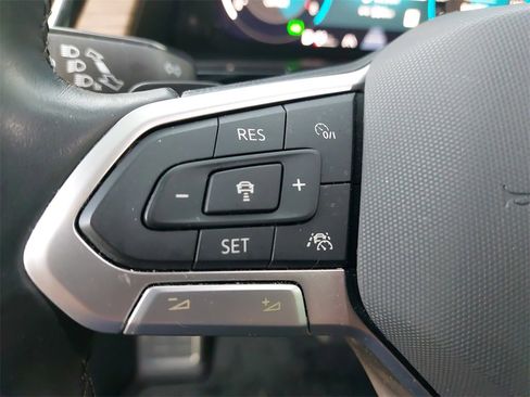 Certified 2024 Volkswagen Atlas SEL Premium R-Line image 14