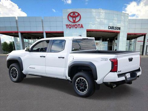 Certified 2024 Toyota Tacoma TRD Off-Road AWD/4WD image 6