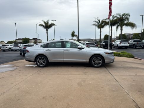 Used 2024 Honda Accord EX image 4