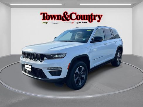 Used 2022 Jeep Grand Cherokee Limited 4xe image 3