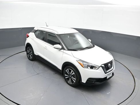 Used 2018 Nissan Kicks SV image 34