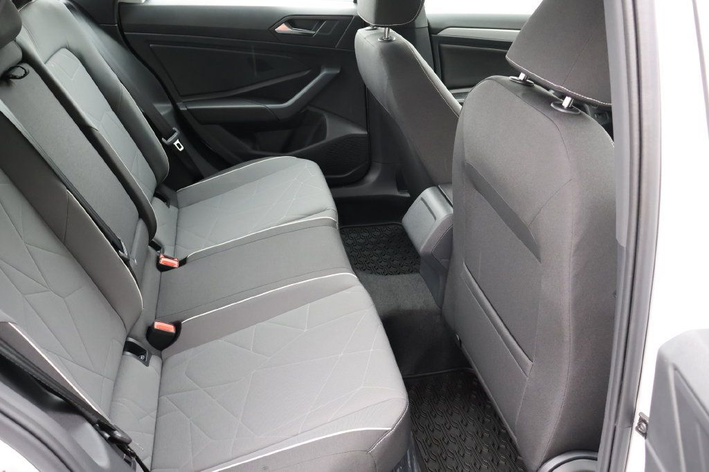 Used 2026 Volkswagen Jetta Sport FWD image 30