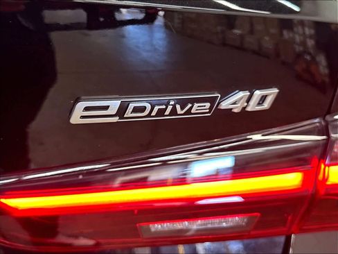 Used 2025 BMW i4 eDrive40 w/ M Sport Package RWD image 11