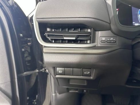 Used 2024 Toyota Grand Highlander AWD image 25