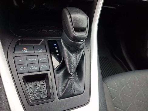 Certified 2022 Toyota RAV4 XLE image 17