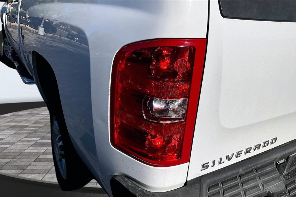 Used 2007 Chevrolet Silverado 2500 LT w/ 2LT Audio Package RWD image 33
