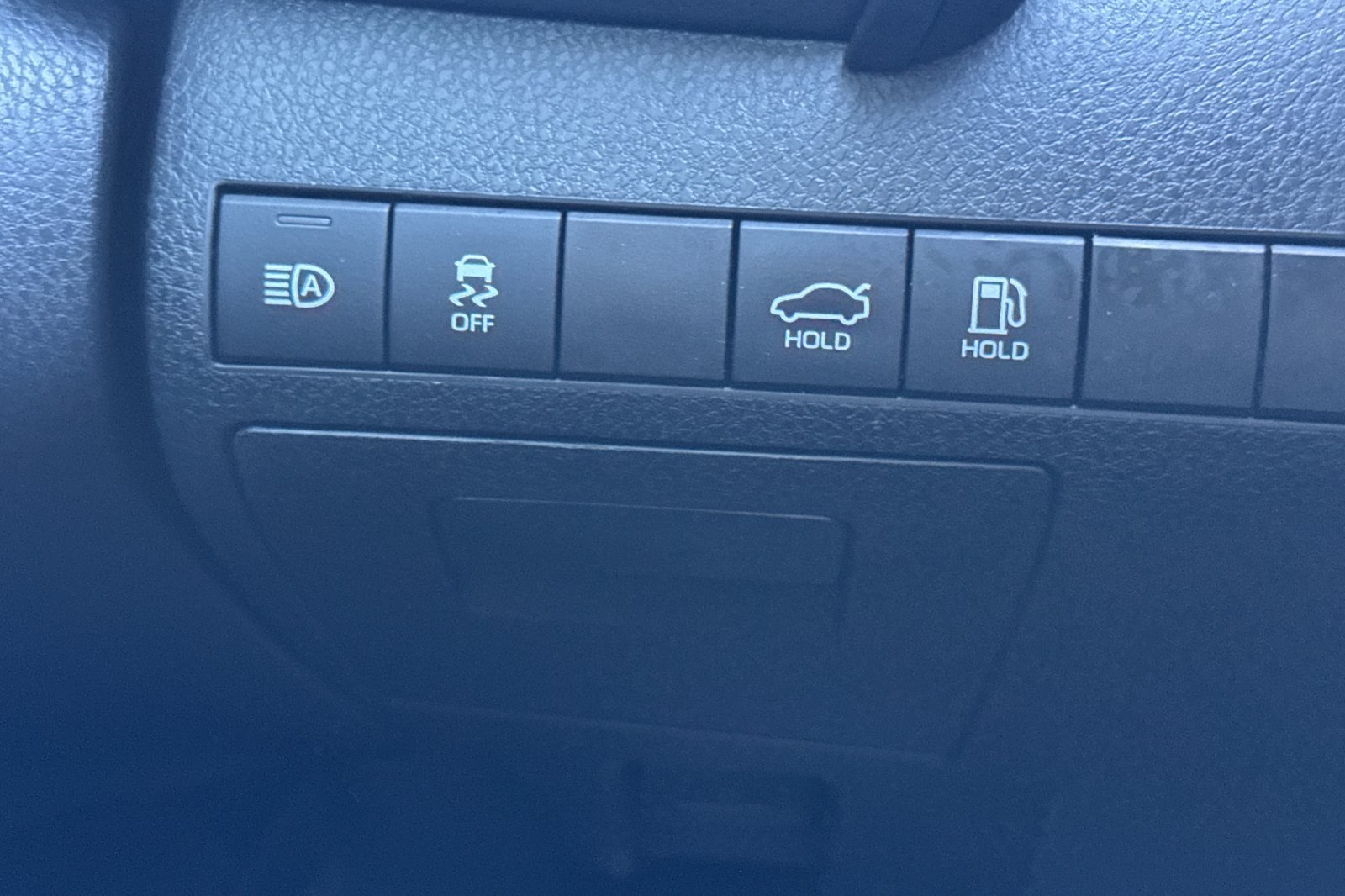 Certified 2022 Toyota Camry LE FWD image 32