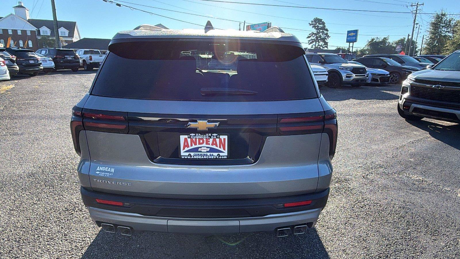 New 2027 Chevrolet Traverse LT FWD image 8