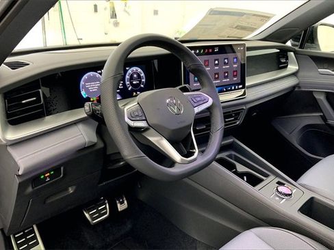 New 2026 Volkswagen Tiguan SE R-Line image 7