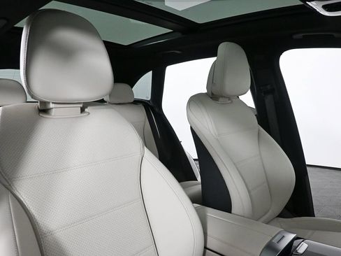 Used 2026 Mercedes-Benz GLC 300 4MATIC image 21