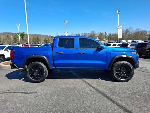 Used 2024 Chevrolet Colorado Trail Boss w/ Technology Package image 9