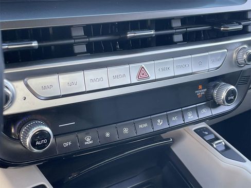 Used 2024 Kia Telluride S w/ S Sunroof Package image 26