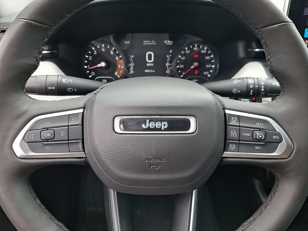 Used 2025 Jeep Compass Limited AWD/4WD image 21