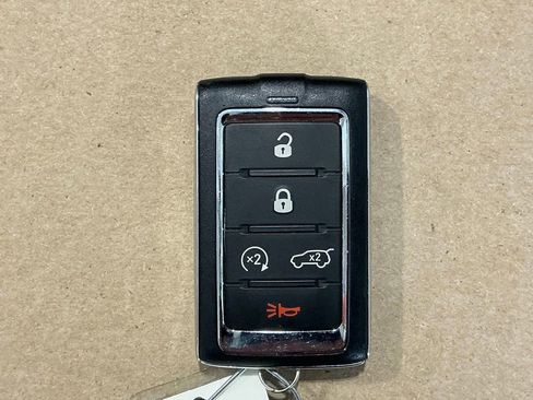 Used 2022 Jeep Grand Cherokee L Limited AWD/4WD image 51