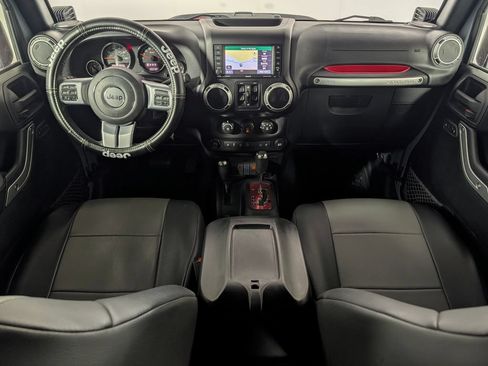 Used 2015 Jeep Wrangler Unlimited Rubicon AWD/4WD image 16