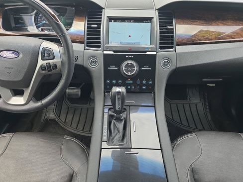 Used 2018 Ford Taurus Limited w/ Driver Assist Package AWD/4WD image 11