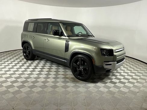 Used 2023 Land Rover Defender 110 SE image 6