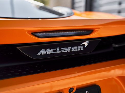 Used 2023 McLaren GT image 10