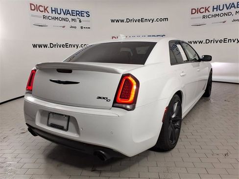 Used 2023 Chrysler 300 C image 6