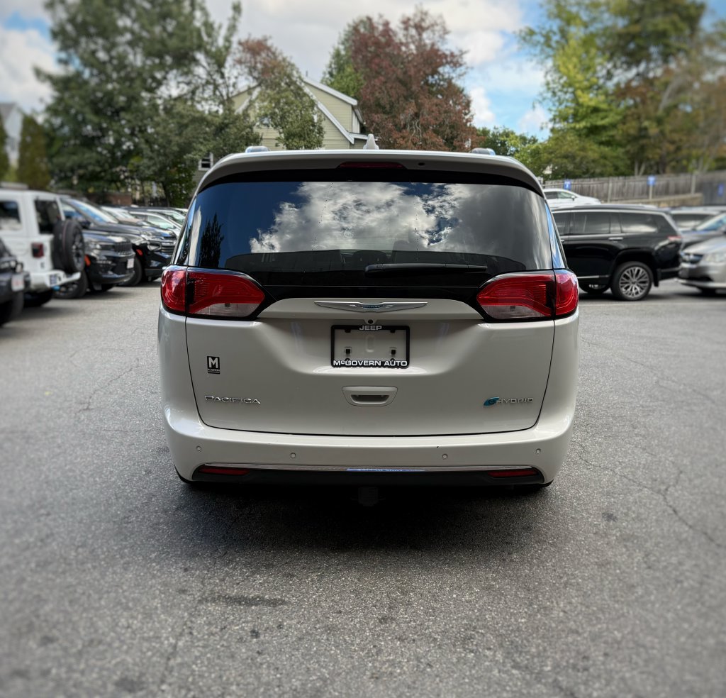 Used 2019 Chrysler Pacifica Limited w/ Advanced Safetytec Group FWD image 10