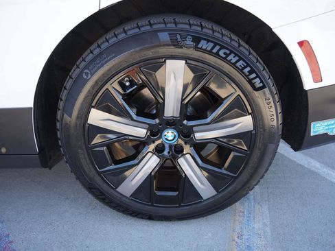 Used 2024 BMW iX xDrive50 image 8