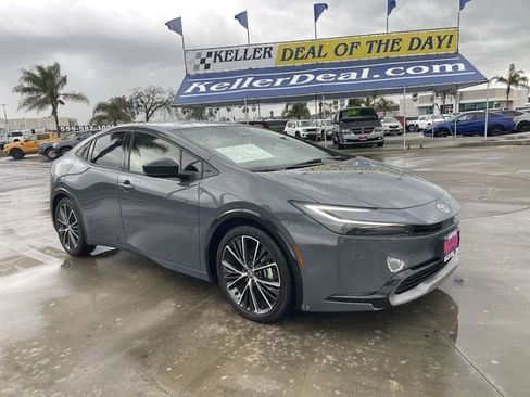 Used 2023 Toyota Prius XLE image 2